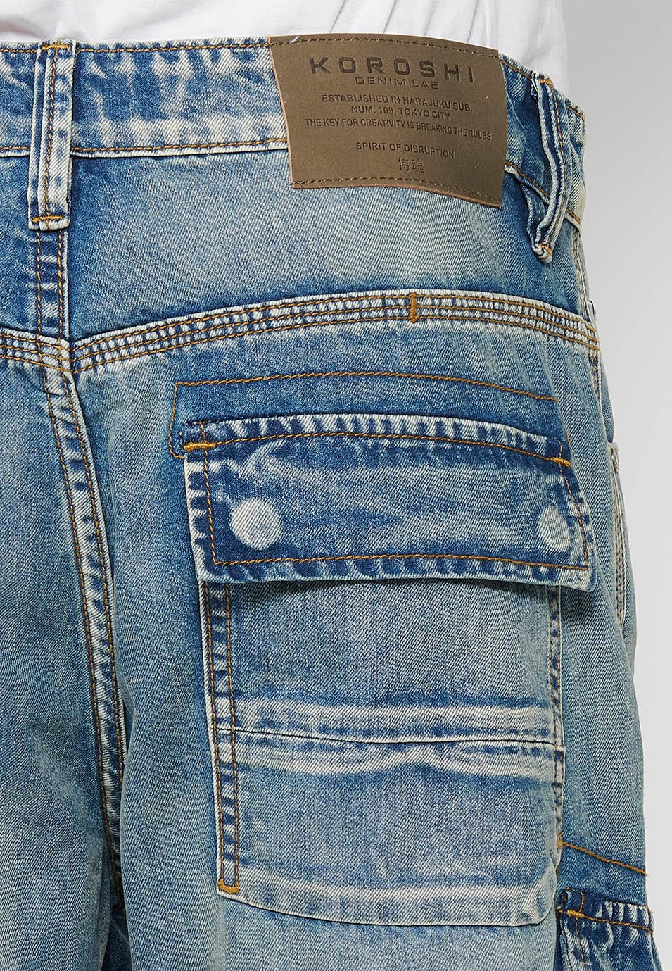 Pantalons càrrec llarg amb Tancament davanter amb cremallera i botó amb Butxaques laterals amb solapa de Color Blau per a Home 9