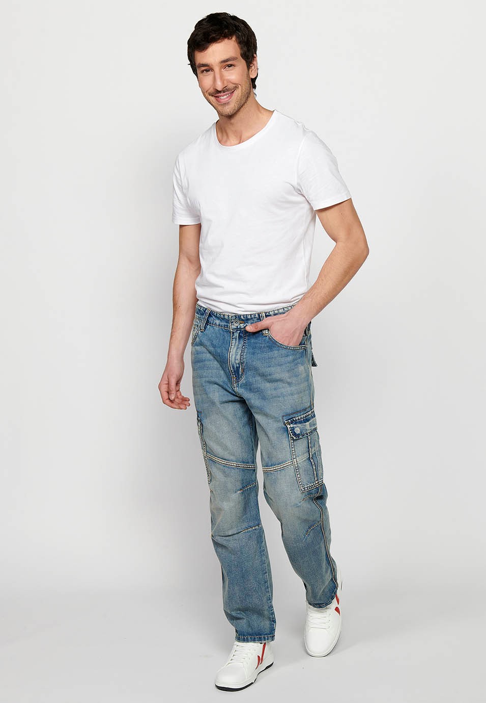 Long Cargo Pants with Front Zipper and Button Closure with Side Pockets with Flap in Blue for Men