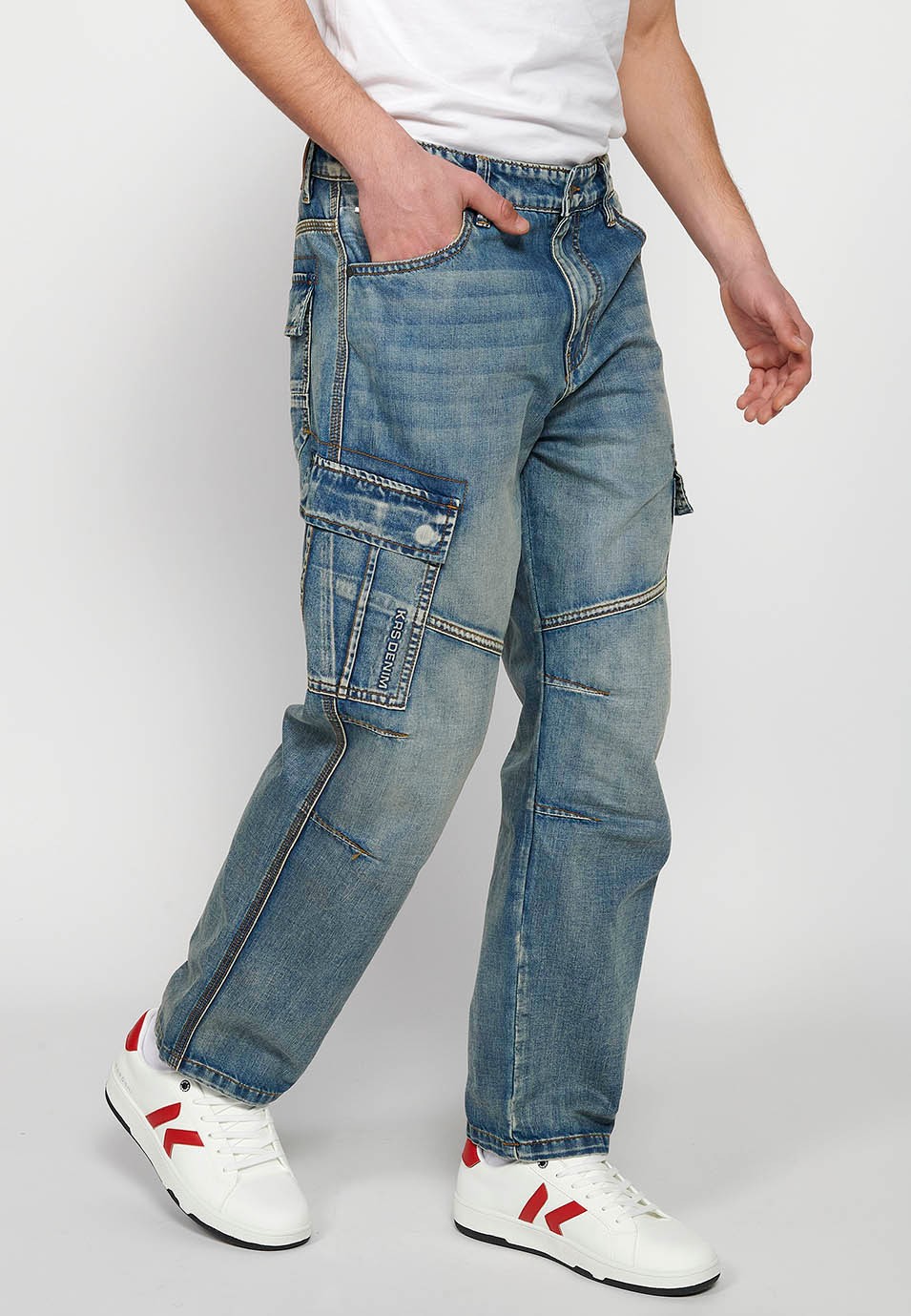 Long Cargo Pants with Front Zipper and Button Closure with Side Pockets with Flap in Blue for Men 1