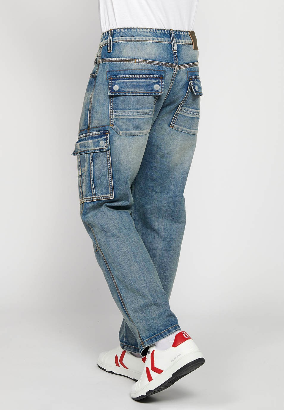 Pantalon cargo long avec fermeture éclair sur le devant et fermeture boutonnée avec poches latérales à rabat en bleu pour homme 8