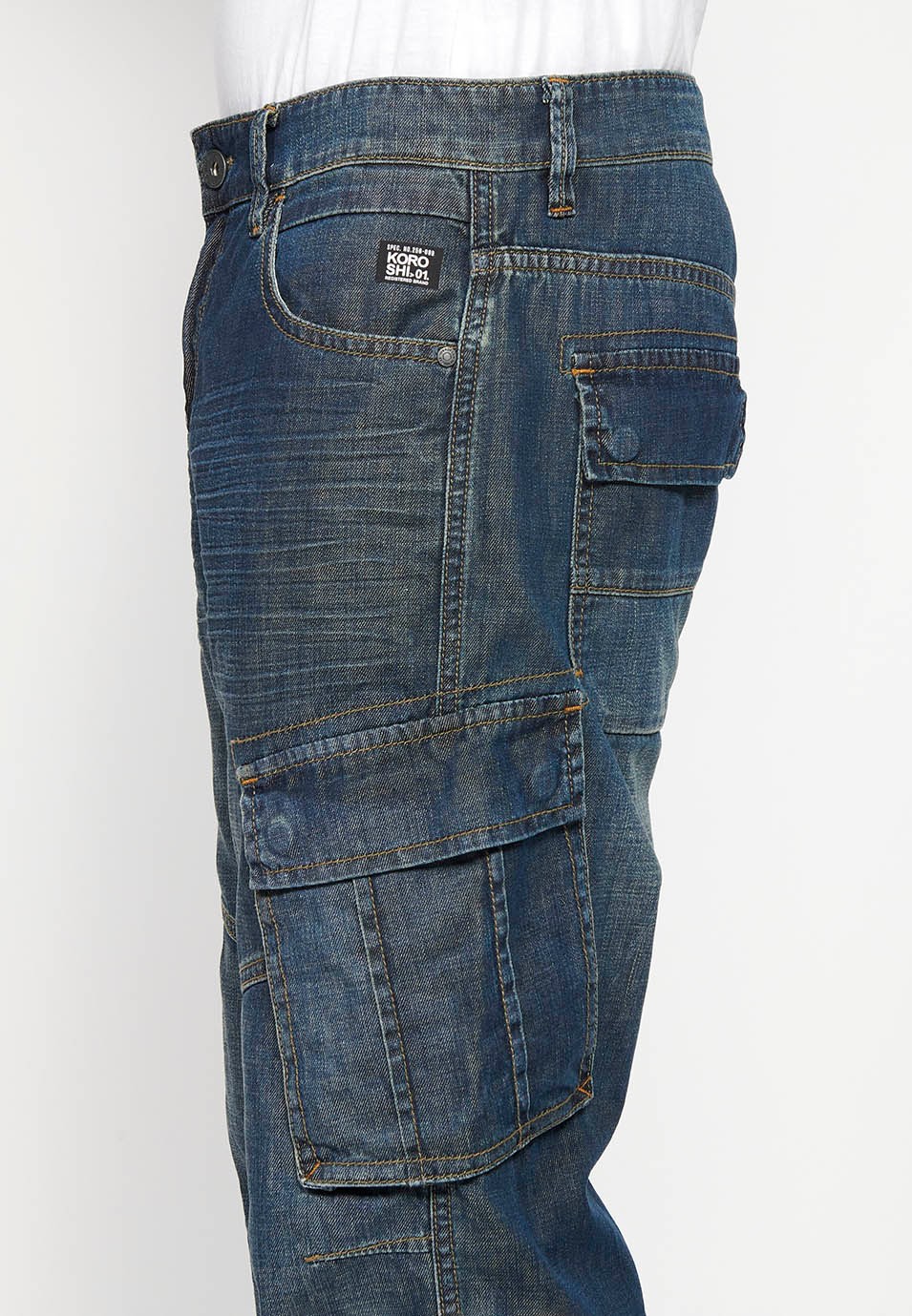 Pantalon cargo long avec fermeture éclair sur le devant et fermeture boutonnée avec poches latérales à rabat en bleu foncé pour homme 7