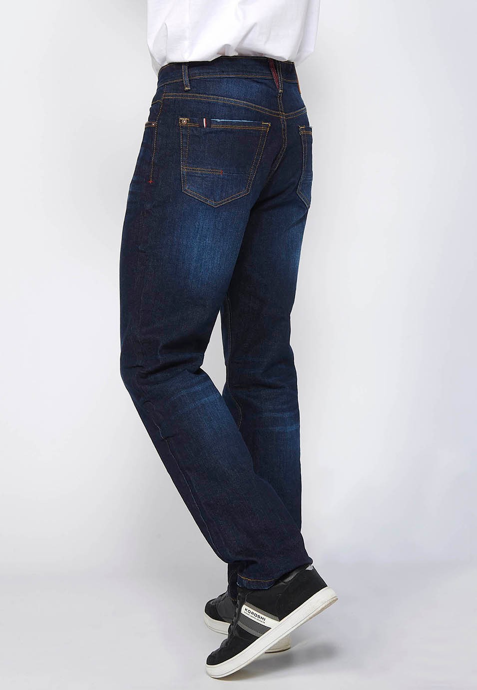 Pantalón denim Straigth comfort fit con cierre delantero con cremallera color Azul para Hombre