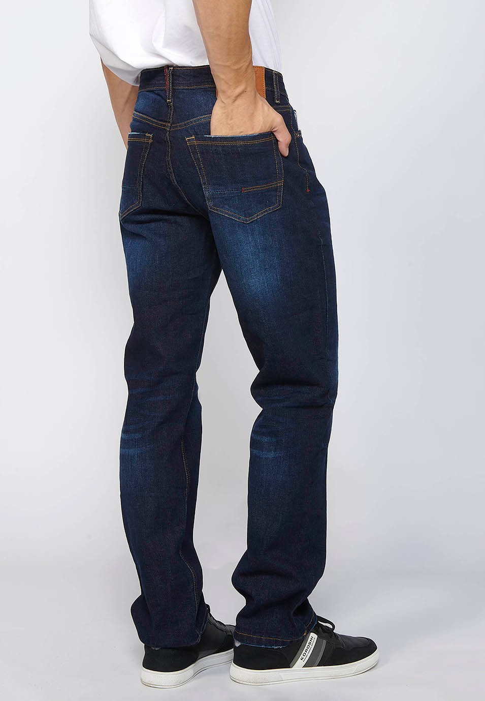 Pantalon Straigth coupe confort en denim avec fermeture zippée sur le devant en Bleu pour Homme