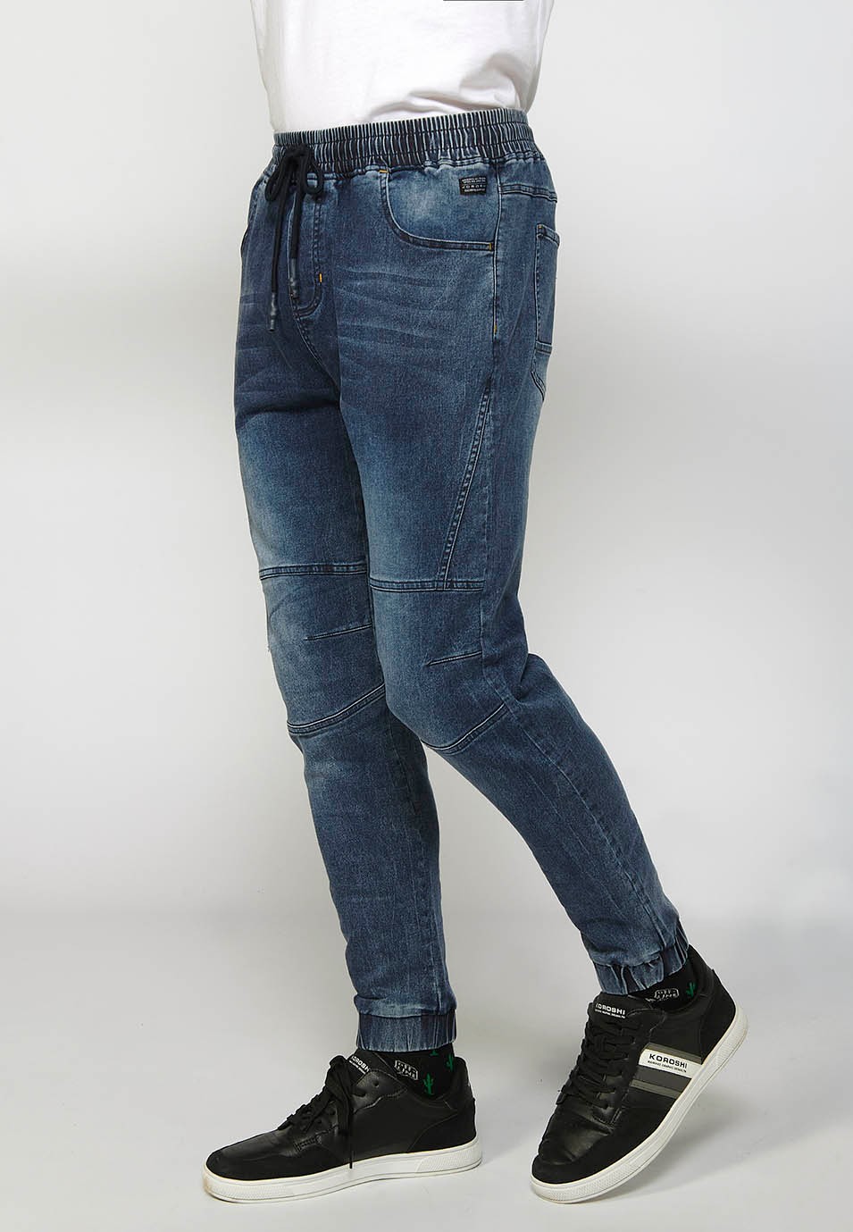 Long slim jogger pants fitted at the ankles with adjustable waist with elastic and drawstring in Blue for Men 3