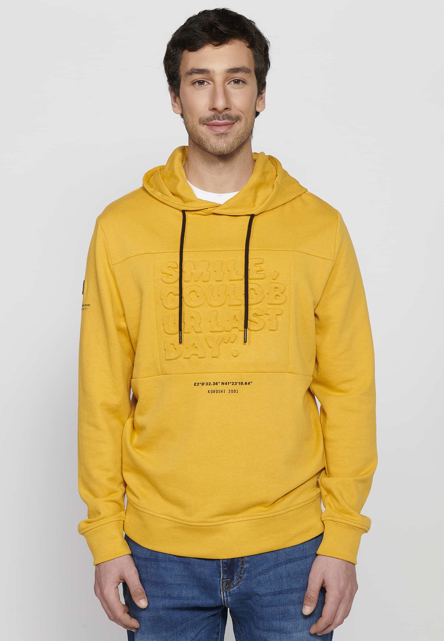 Langärmliges Sweatshirt mit gerippten Abschlüssen und Kapuzenkragen mit geprägten Buchstaben auf der Vorderseite in Gelb für Herren 4