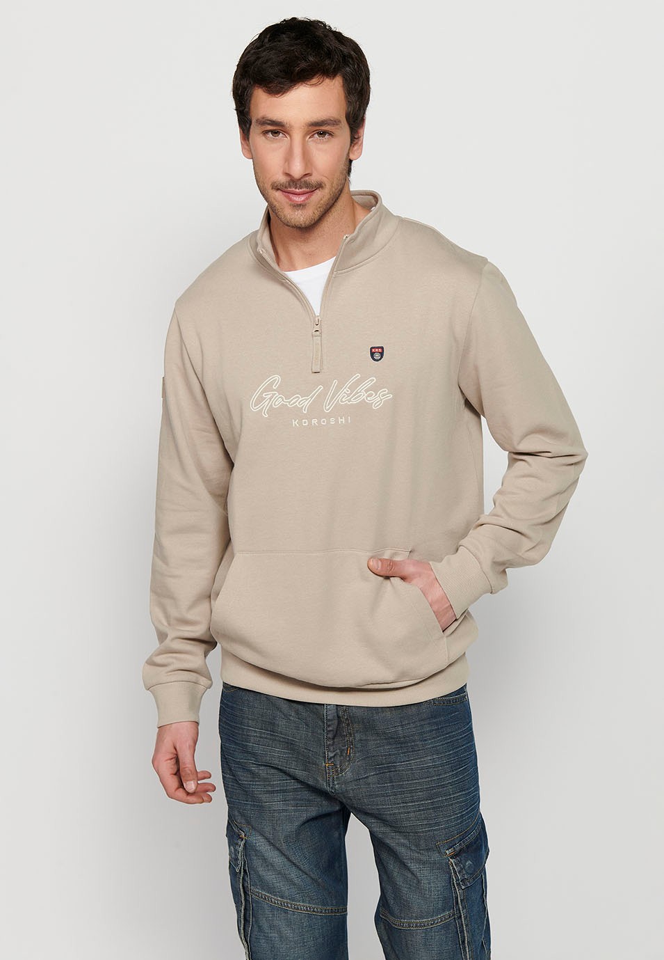 Sudadera de manga larga de Cuello alto con cremallera con Detalle delantero de Color Piedra para Hombre