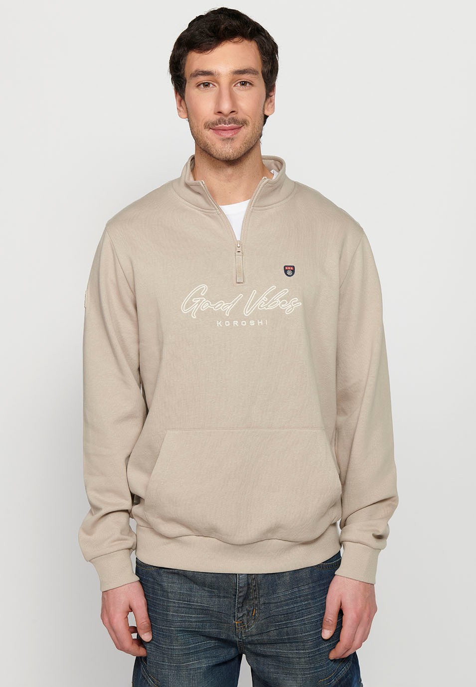 Sudadera de manga larga de Cuello alto con cremallera con Detalle delantero de Color Piedra para Hombre