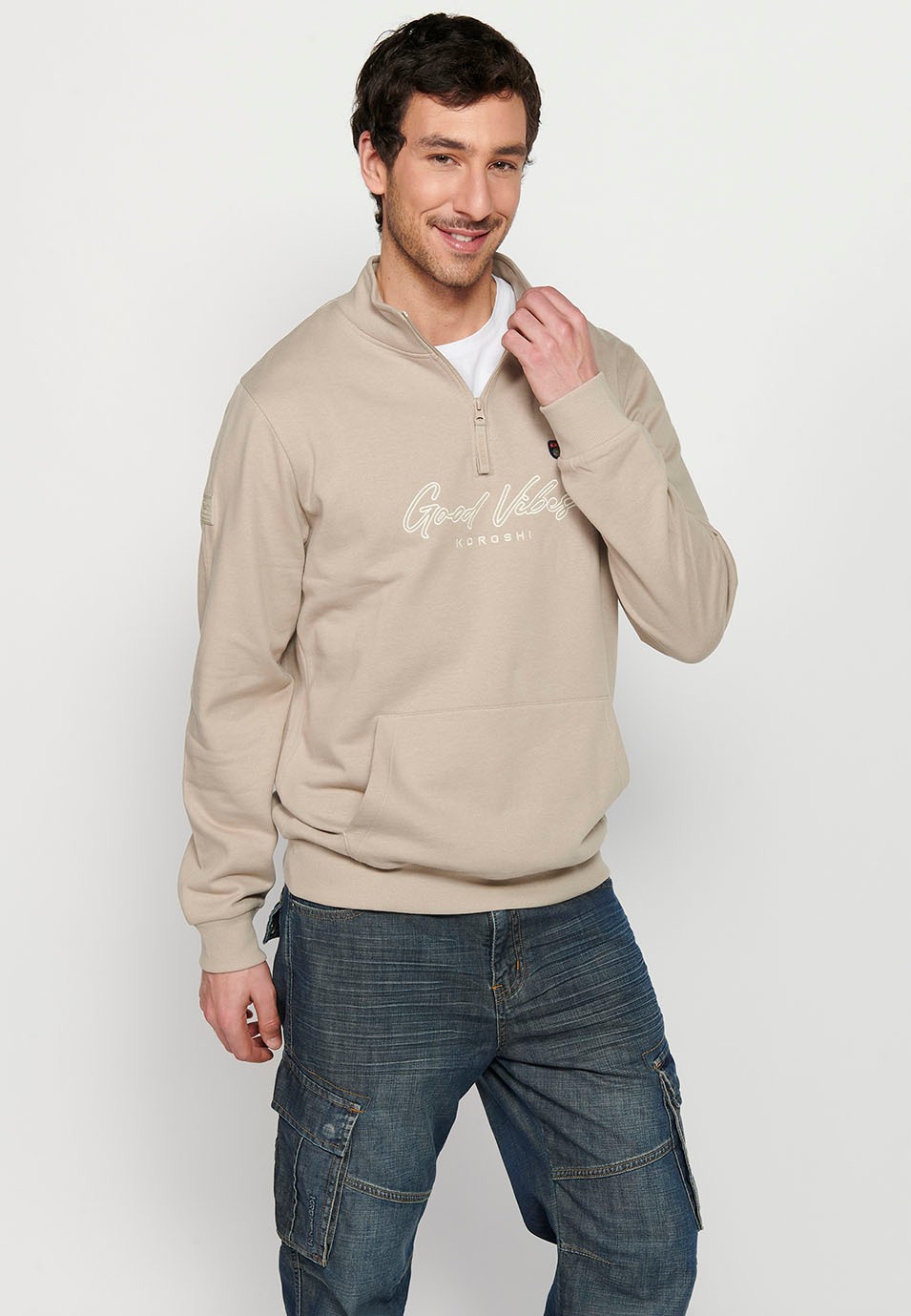 Herren-Sweatshirt mit Stehkragen, steinfarben, vorne, Reißverschluss, langärmlig