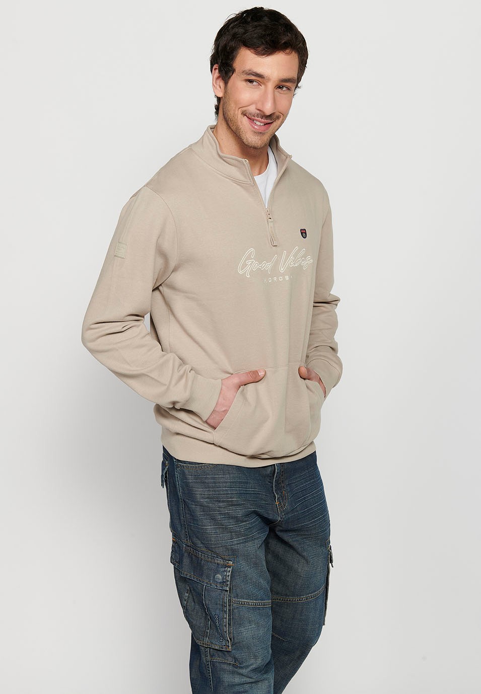 Sweat-shirt à manches longues et col roulé pour hommes, couleur pierre, détail sur le devant, fermeture éclair