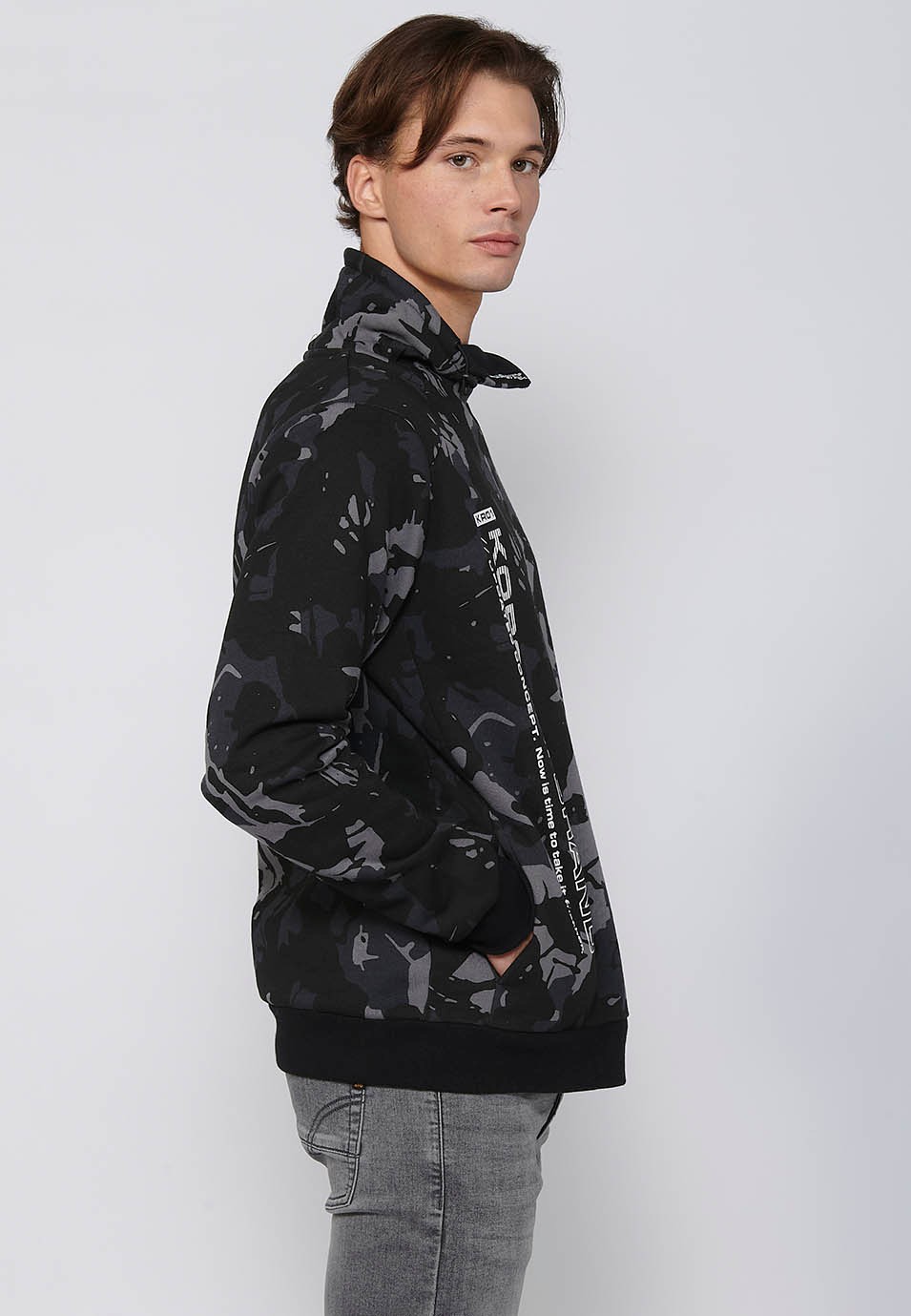 Sudadera de manga larga con cuello alto con cremallera y detalle estampado delantero color negro para hombre | Ropa Casual