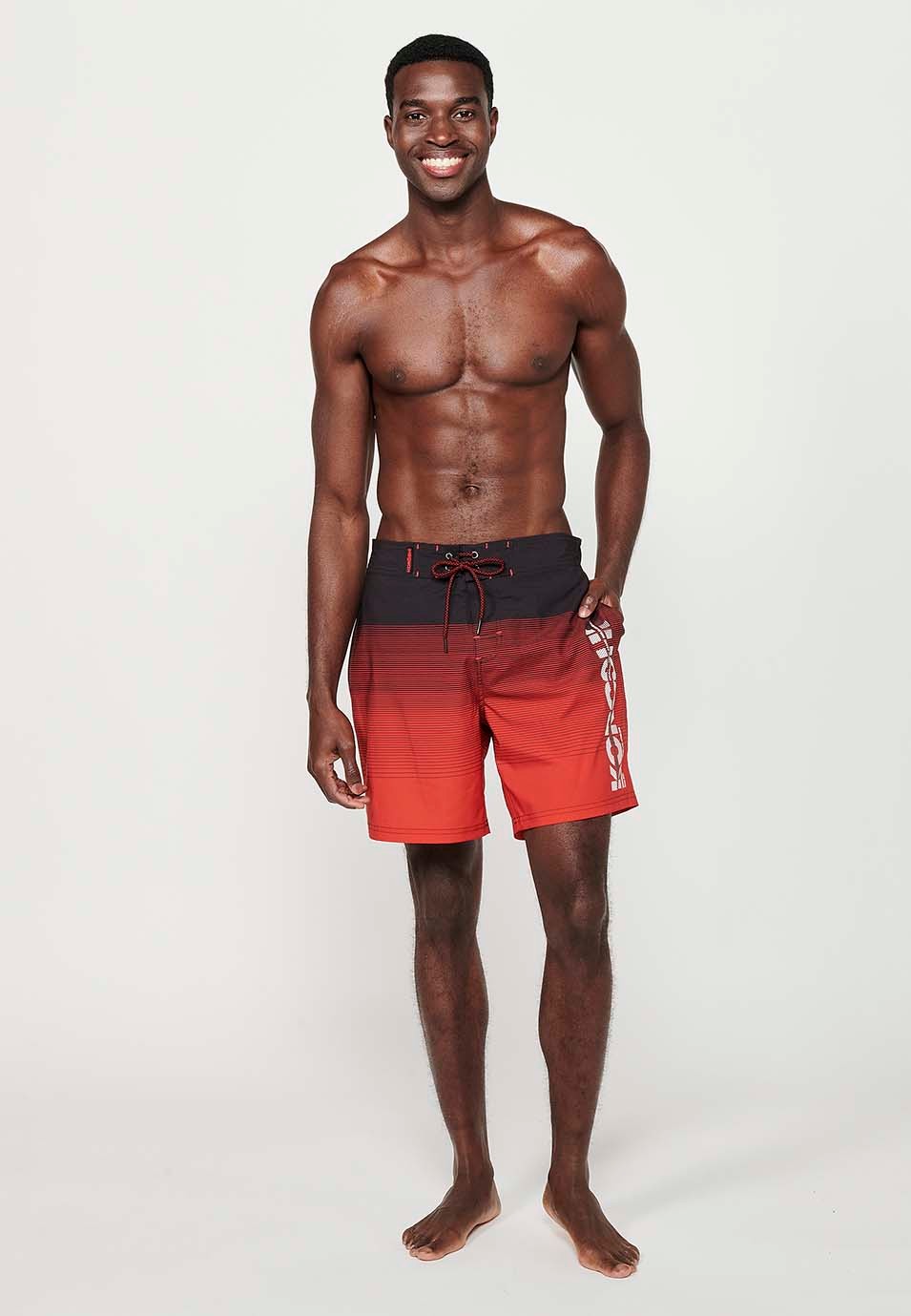 Bedruckte Badeshorts mit verstellbarer Taille, roter Farbverlauf für Herren