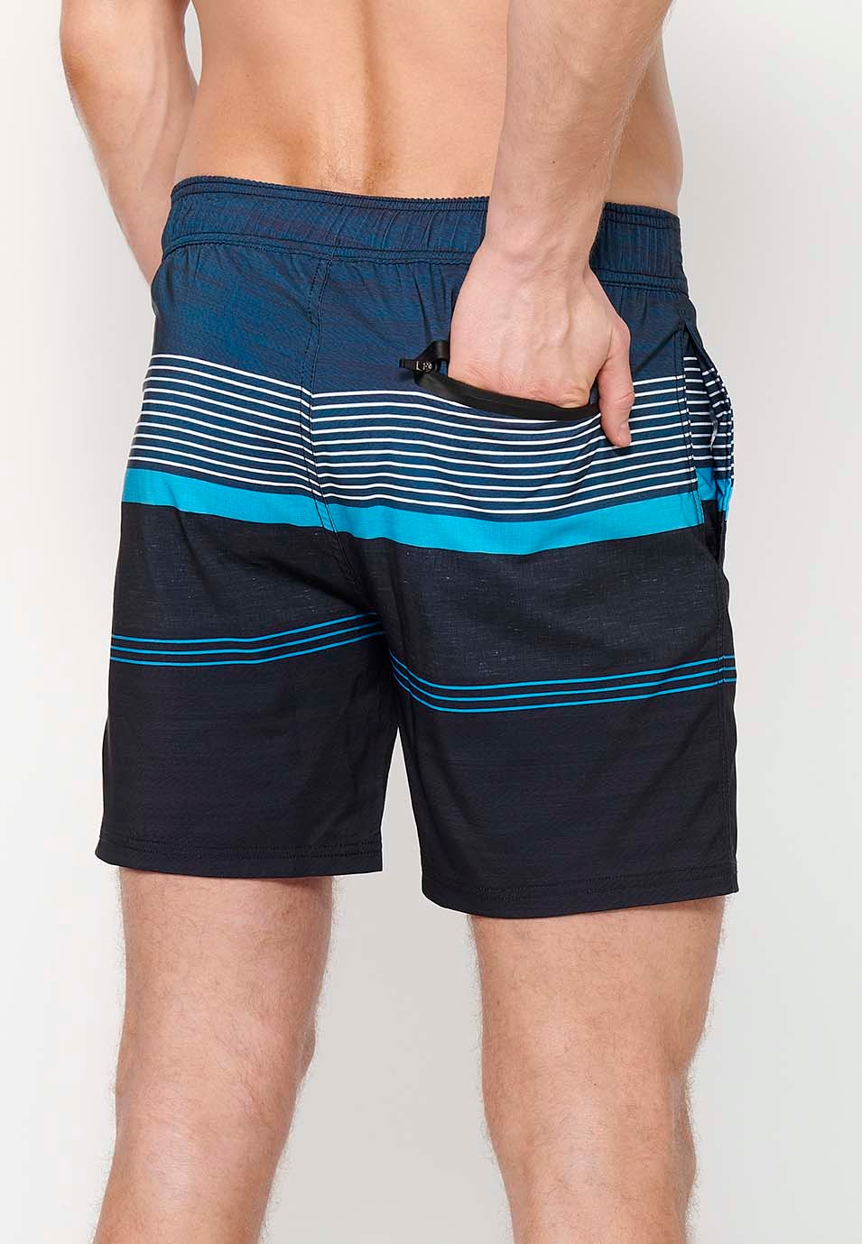 Maillot de bain court imprimé avec taille réglable avec cordon de serrage et poche arrière et une couleur menthe intérieure pour Homme 2