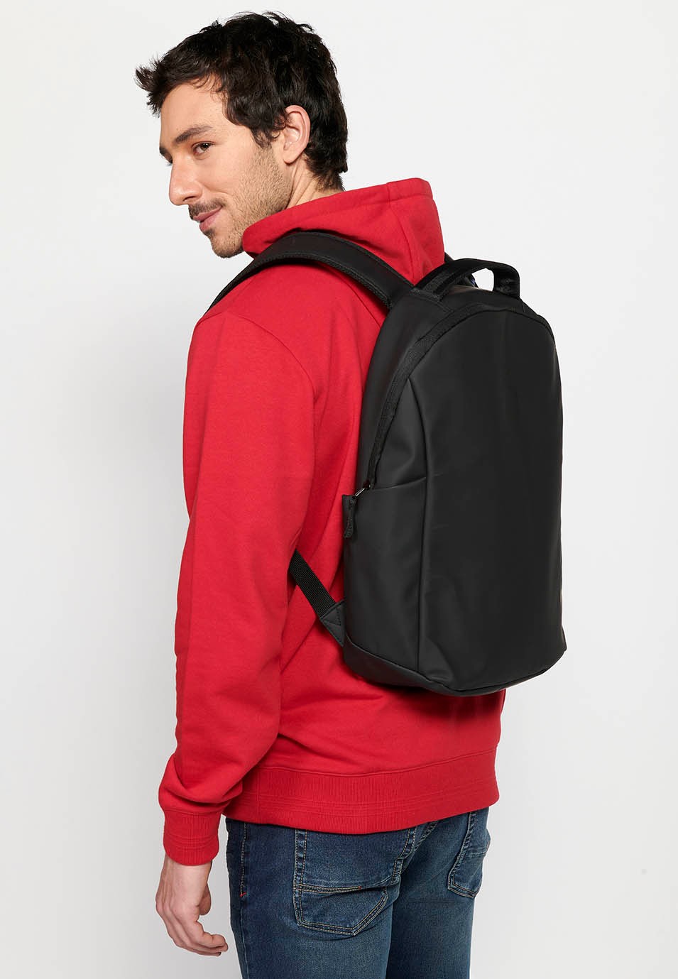 Koröshi Backpack with zipper closure and interior laptop pocket in Black 8