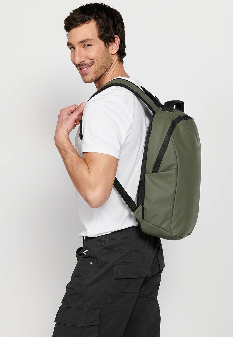 Koröshi Backpack with zipper closure and interior laptop pocket in Khaki color 7