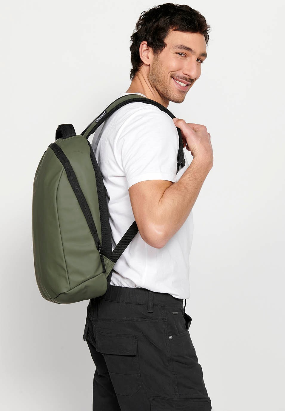 Koröshi Backpack with zipper closure and interior laptop pocket in Khaki color 6