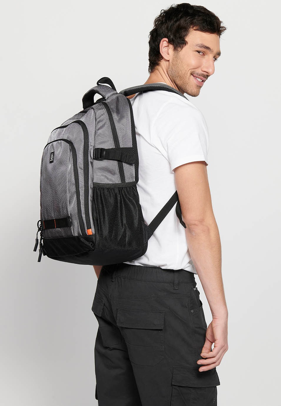 Koröshi backpack with three zippered compartments, one for laptop, with Gray interior pockets 6