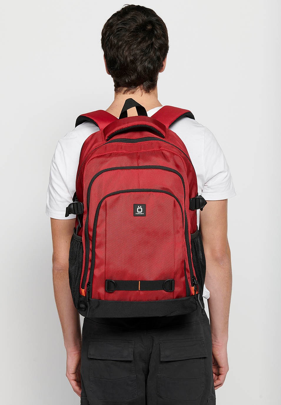 Koröshi-Rucksack mit drei Reißverschlussfächern, eines für Laptop, mit roten Innentaschen 6