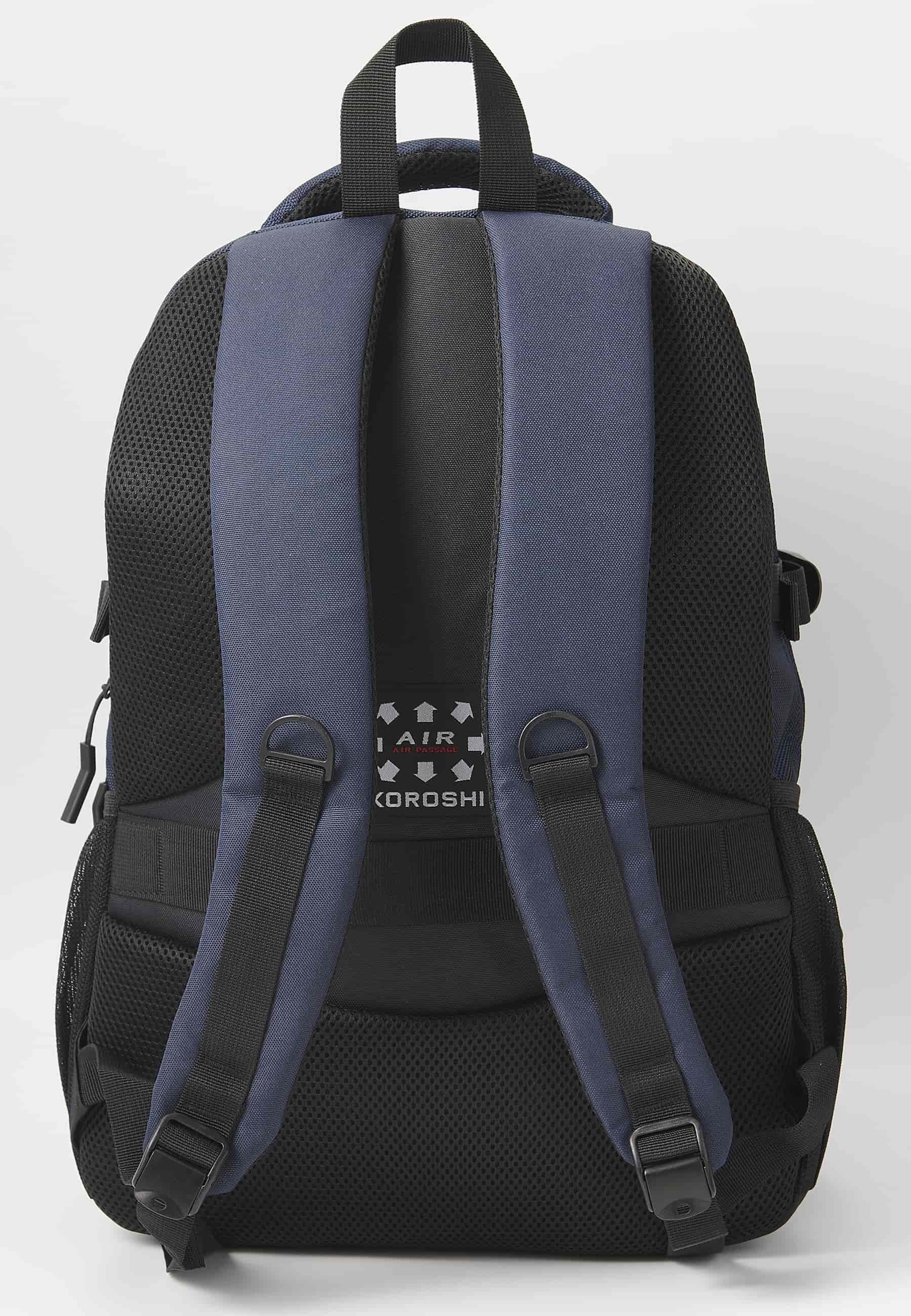 Koröshi-Rucksack mit drei Reißverschlussfächern, eines für einen Laptop, und marineblauen Innentaschen