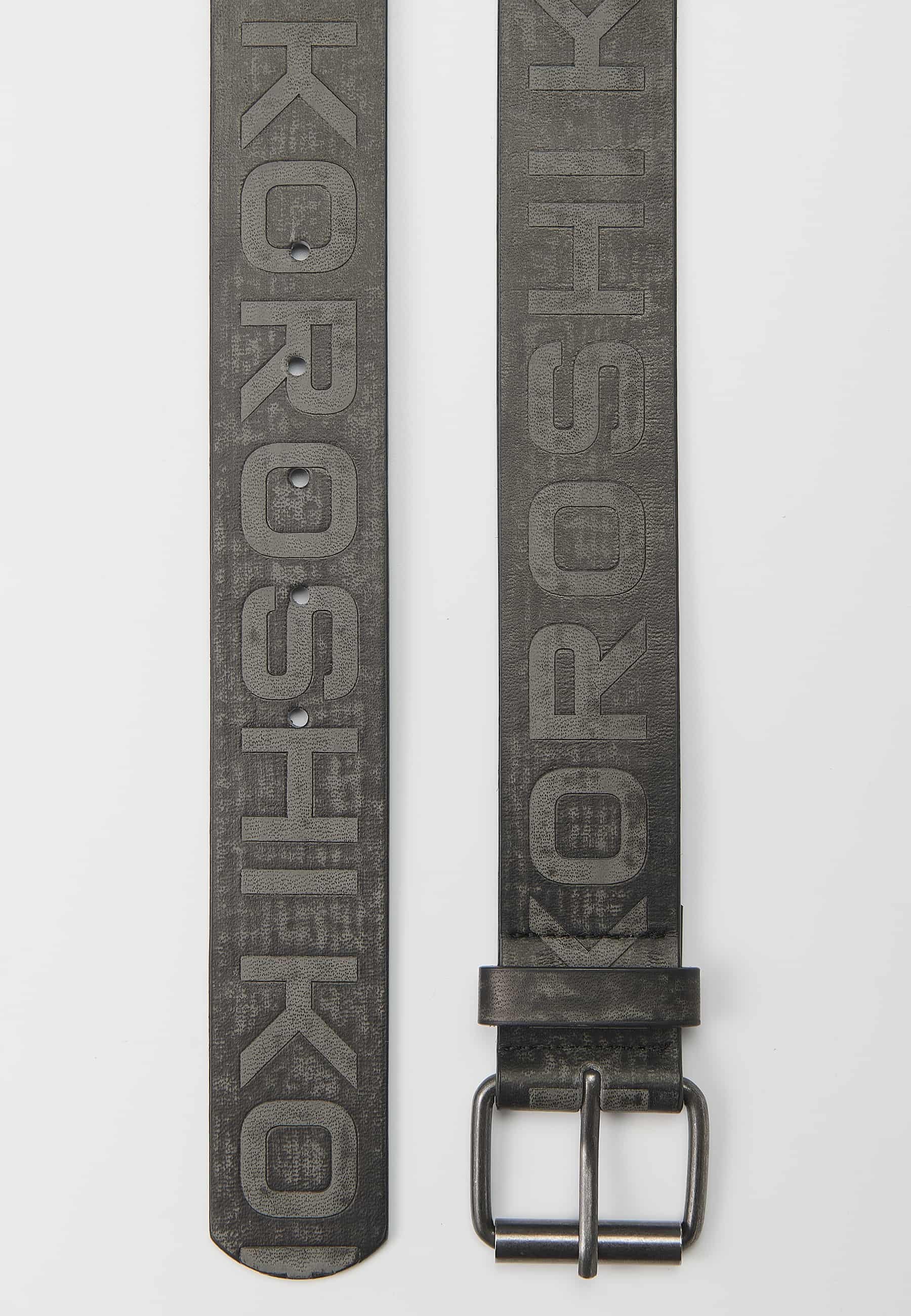 Cinturón de tres centímetros y medio de ancho con logo de Koröshi, hebilla y pasador color Negro para Hombre