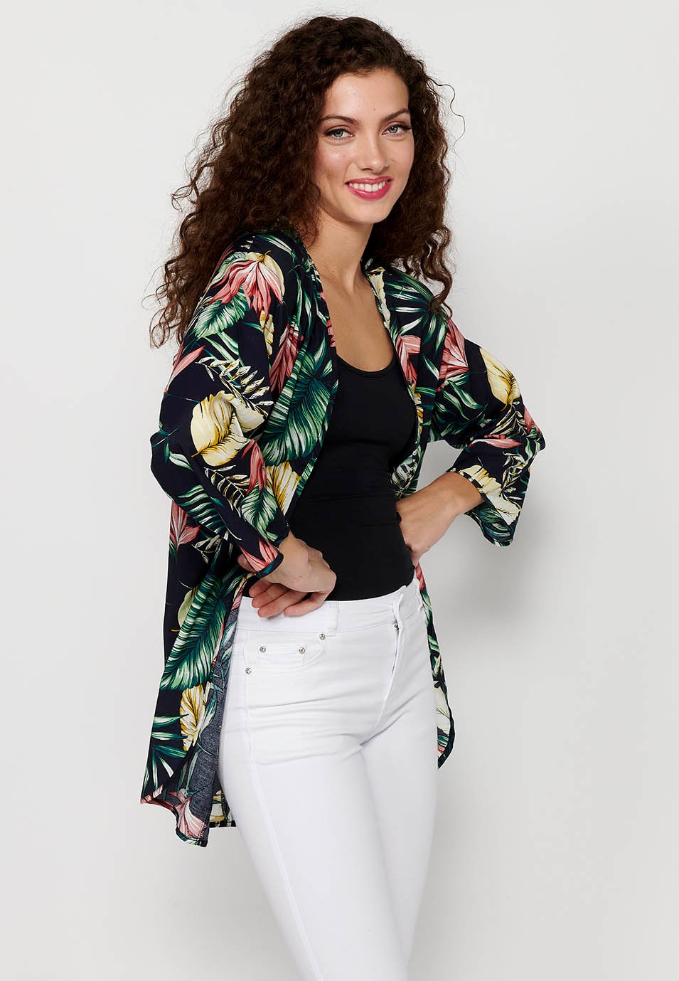 Blusa abierta fluida de manga larga con Estampado tropical de Color Multicolor para Mujer 9