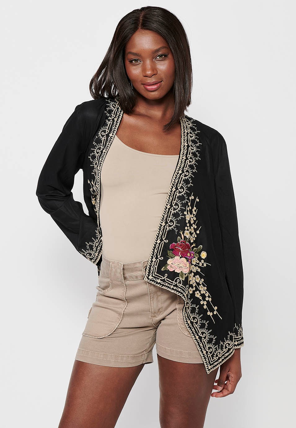 Offene Jacke mit Schirmabschlüssen und floralen Stickdetails in Schwarz für Damen 3
