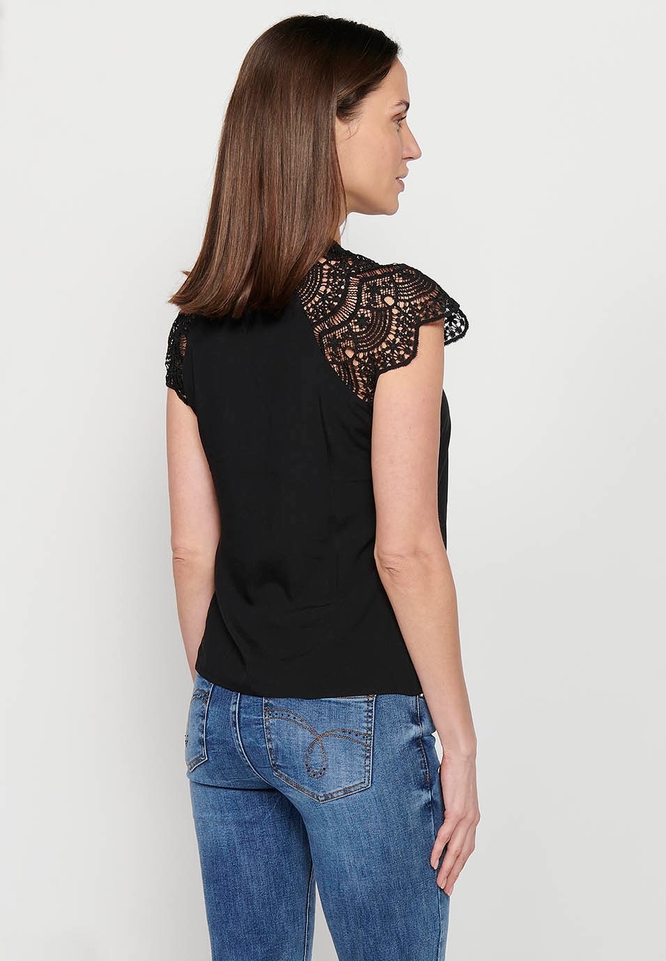 Ärmelloses T-Shirt, runder Ausschnitt mit Spitze, schwarze Farbe für Damen