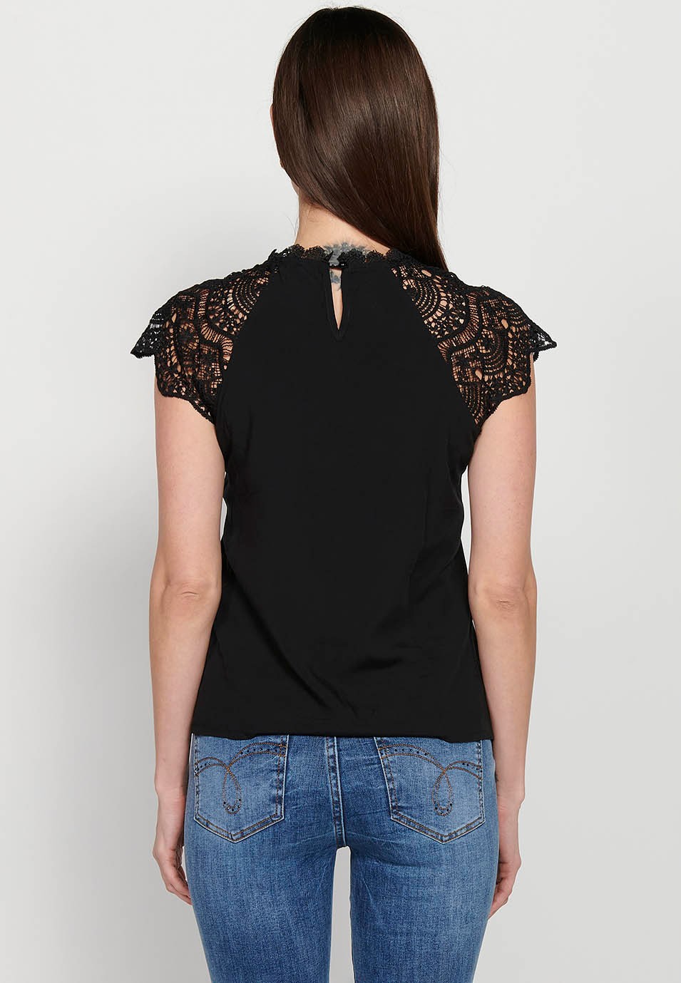 Sleeveless T-shirt, round neckline with lace, Black color for women