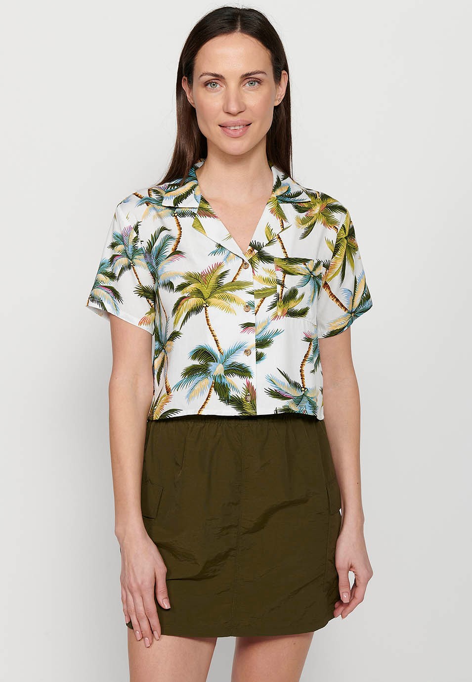 Damen-Bluse mit mehrfarbigem Revers, Hemdkragen, Blumendruck und kurzen Ärmeln