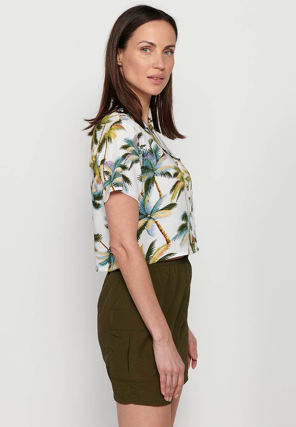 Damen-Bluse mit mehrfarbigem Revers, Hemdkragen, Blumendruck und kurzen Ärmeln