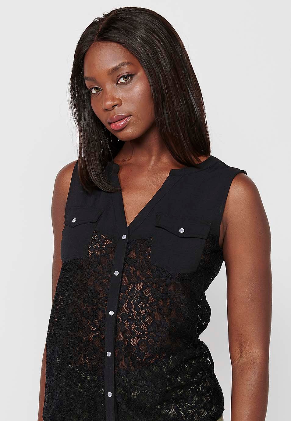 Ärmellose Bluse aus zwei Stoffen, einer mit durchbrochener Spitze und einem Hemdkragen mit Frontverschluss mit Knöpfen in Schwarz für Damen 5