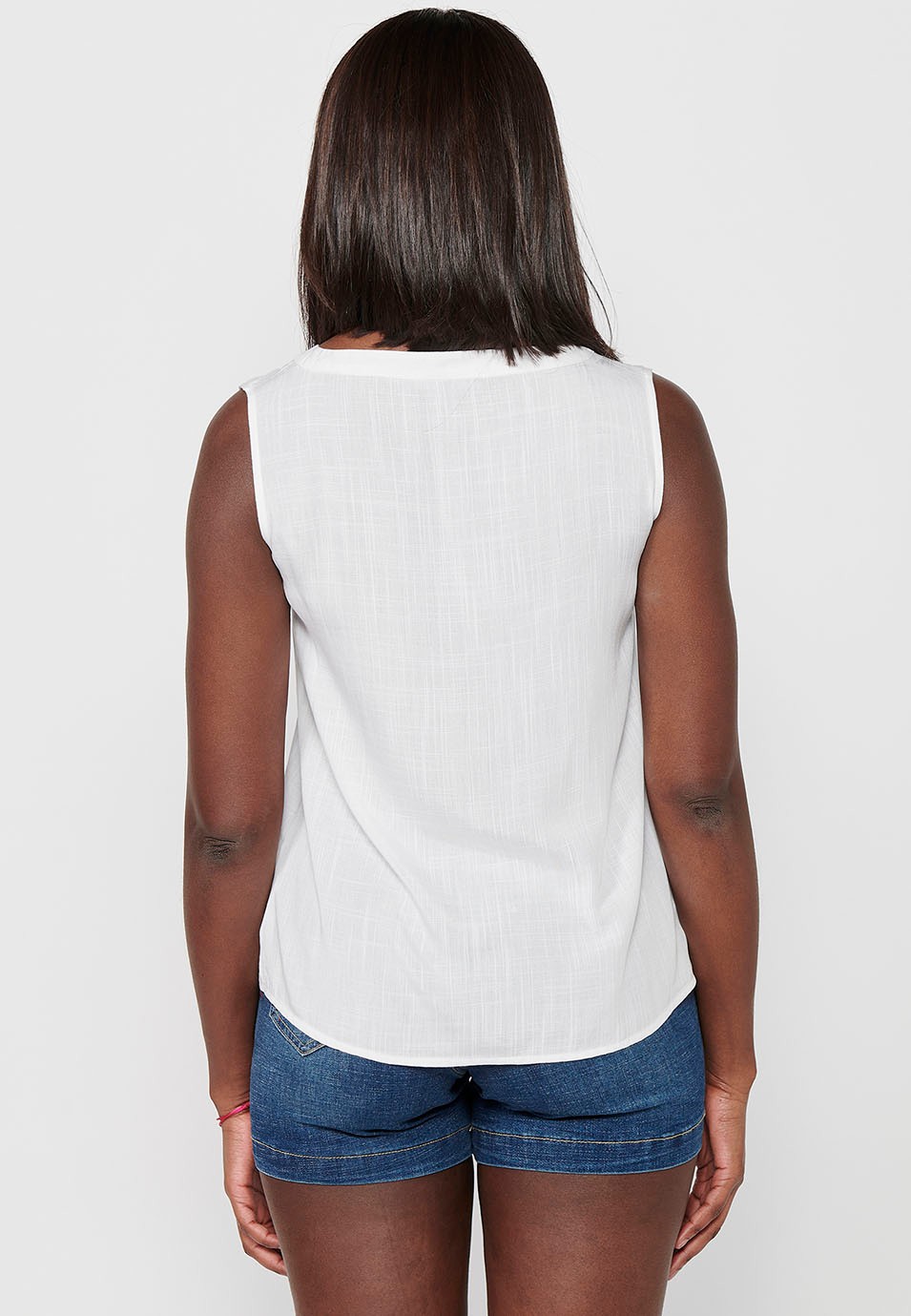 Blusa sin mangas con bordado delantero floral, color blanco para mujer | Moda Actual