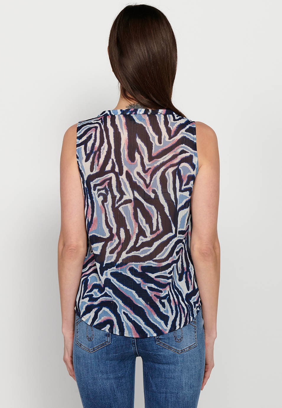 Sleeveless printed blouse, V-neckline, pleat finish, multicolored for women