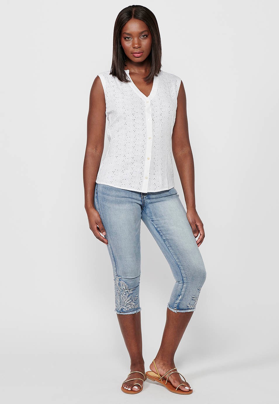 Blouse en coton sans manches avec fermeture sur le devant et boutons blancs pour femme 7