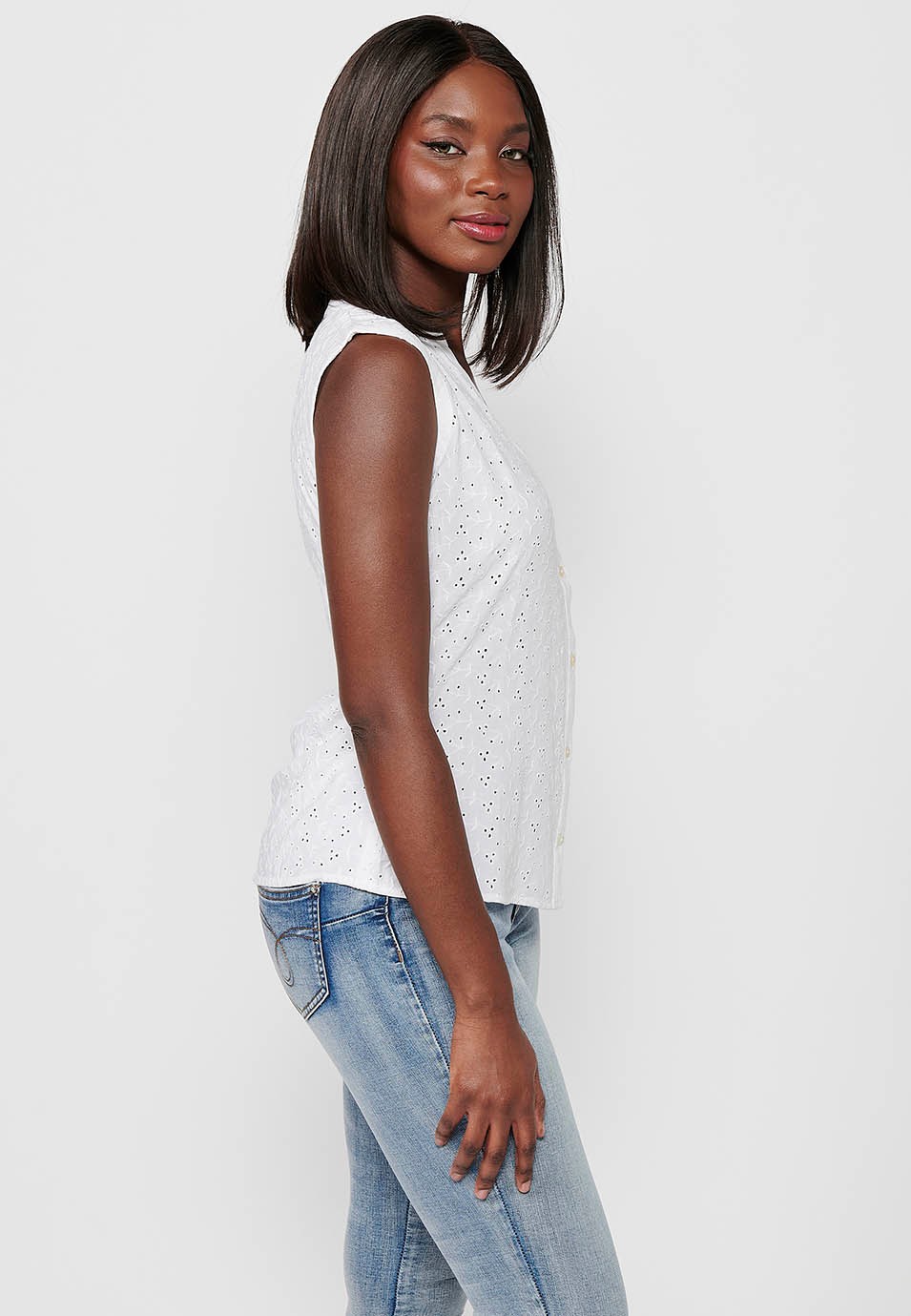 Blouse en coton sans manches avec fermeture sur le devant et boutons blancs pour femme 3