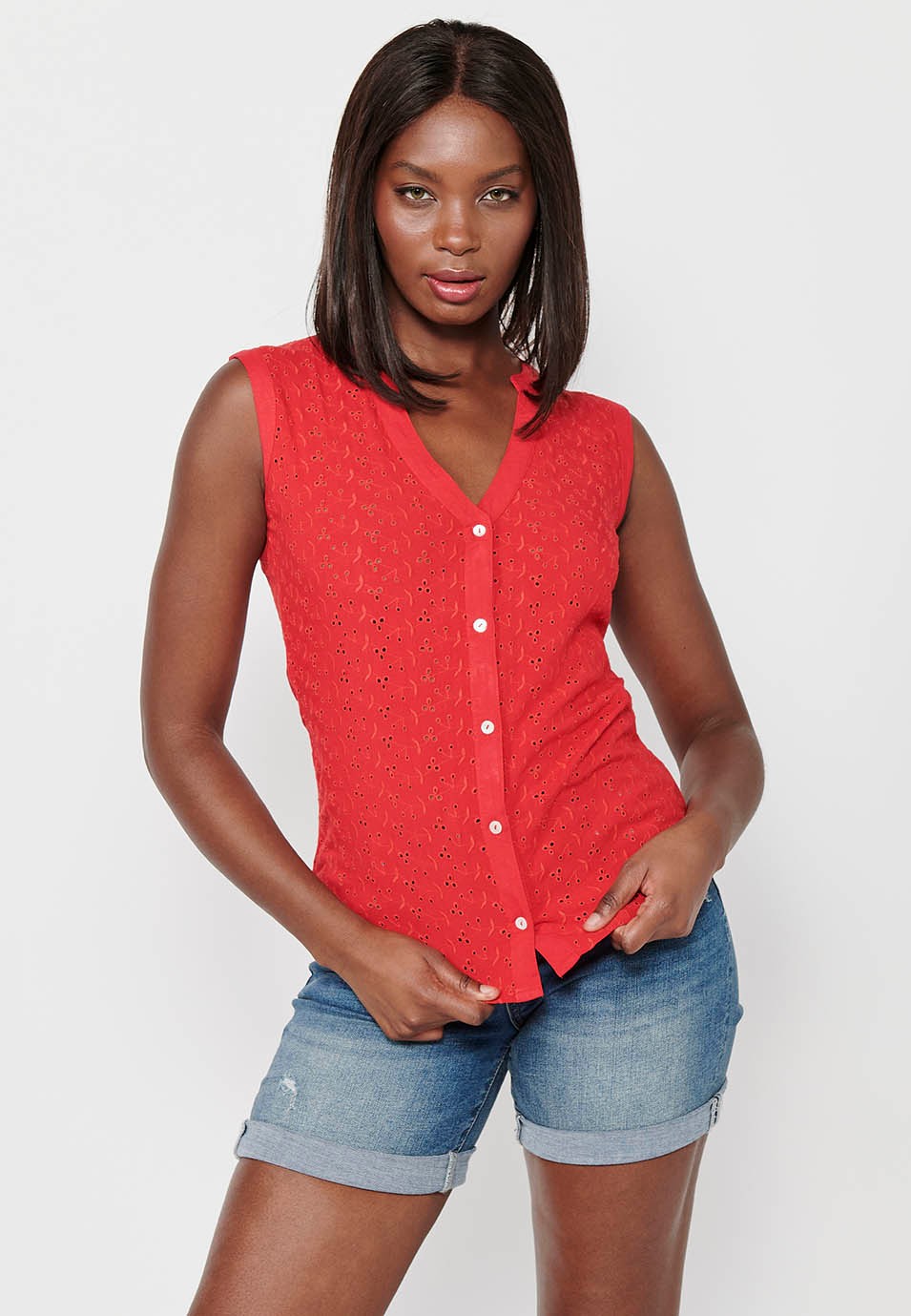 Blouse en coton sans manches avec fermeture sur le devant avec boutons rouges pour femme 5