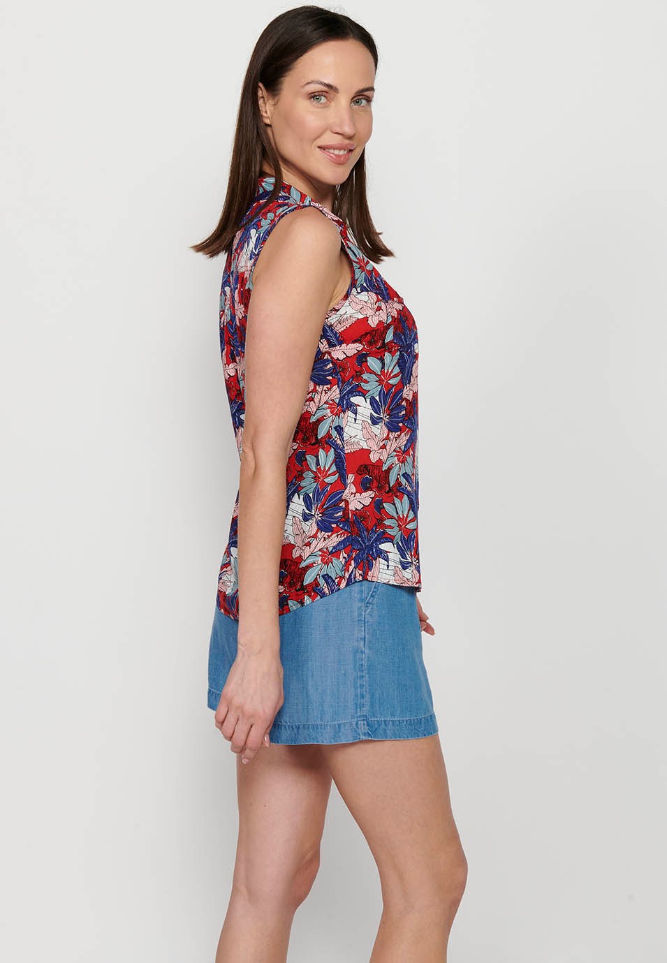 Blusa sin mangas, cuello V, cierre delantero con botones, estampado floral para mujer