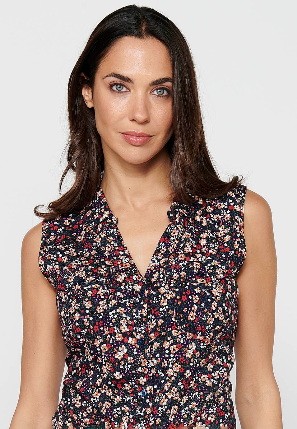 Ärmellose Bluse mit V-Ausschnitt, Knopfverschluss vorne und Blumendruck für Damen in Marineblau 6