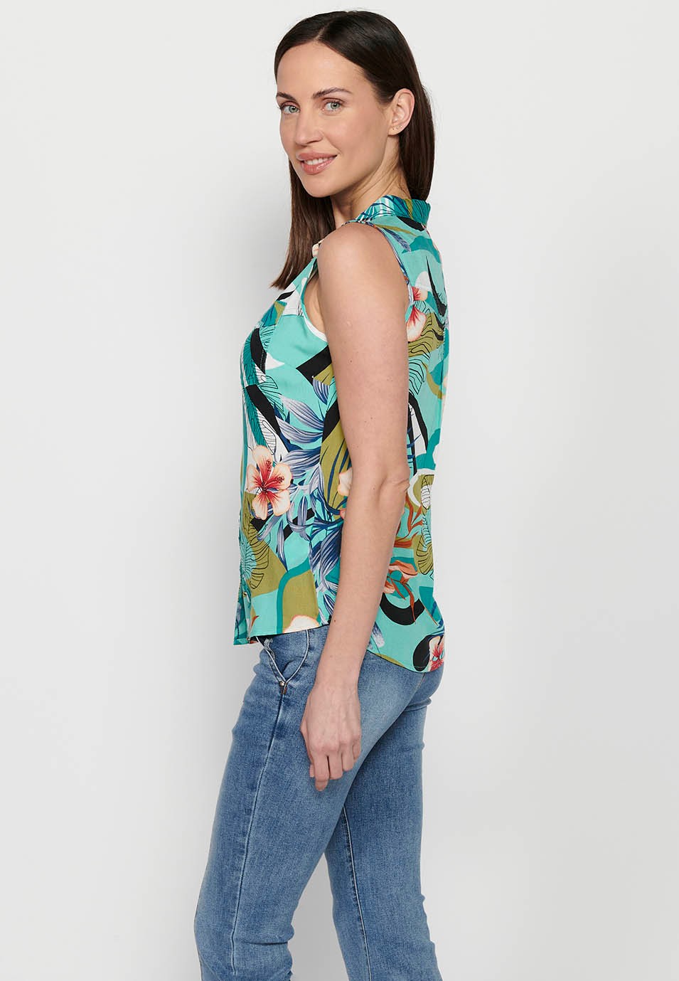 Brusa sense mànigues, coll V, tanca de davant amb botons, estampat floral per a dona