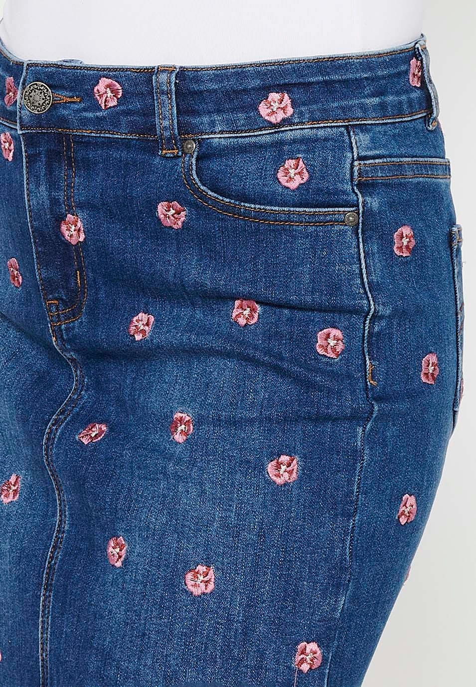 Short denim skirt made of embroidered fabric with front zipper closure and dark blue button for Women 8