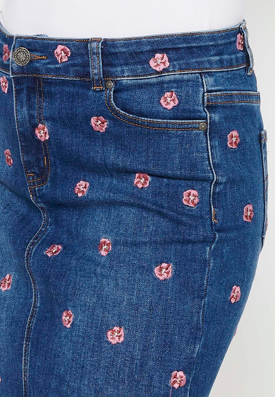 Falda corta denim de Tejido bordado con Cierre delantero con cremallera y botón de Color Azul oscuro para Mujer 8