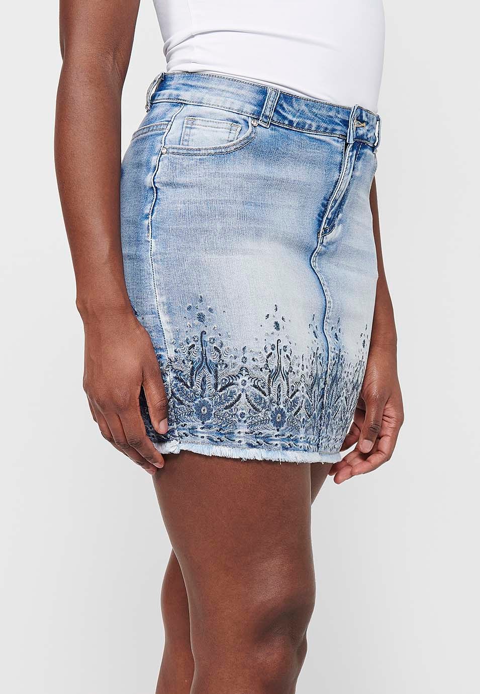 Short denim skirt with embroidered details and front closure with zipper and button in Blue for Women 6