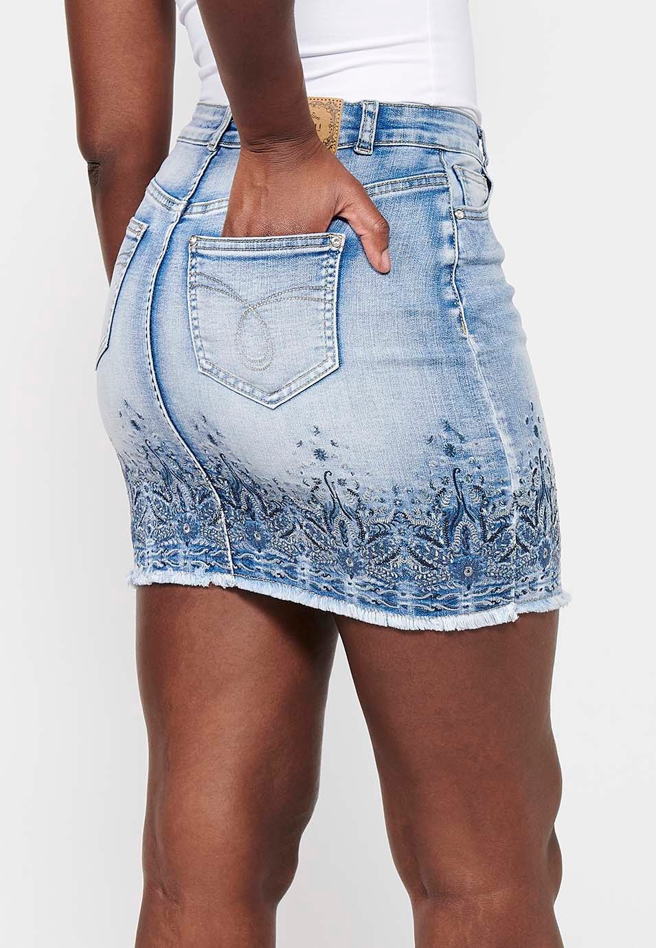 Short denim skirt with embroidered details and front closure with zipper and button in Blue for Women 5