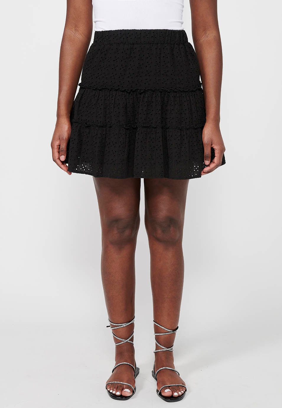 Falda corta de Algodón con volante y Ajustada en cintura con goma elástica con Tela bordada de Color Negro para Mujer 1