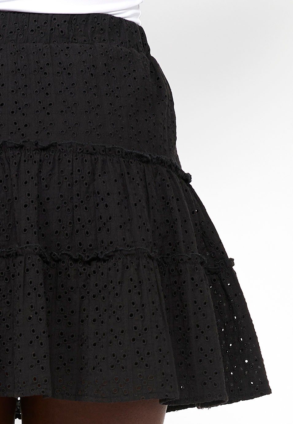 Falda corta de Algodón con volante y Ajustada en cintura con goma elástica con Tela bordada de Color Negro para Mujer 6