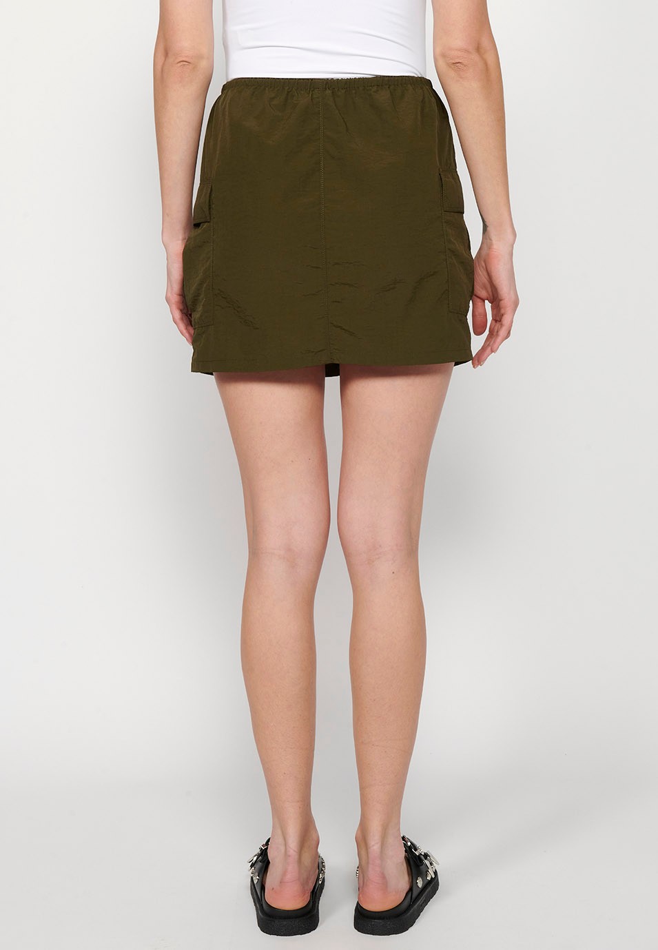 Short skirt with adjustable waist and pockets, khaki color for women