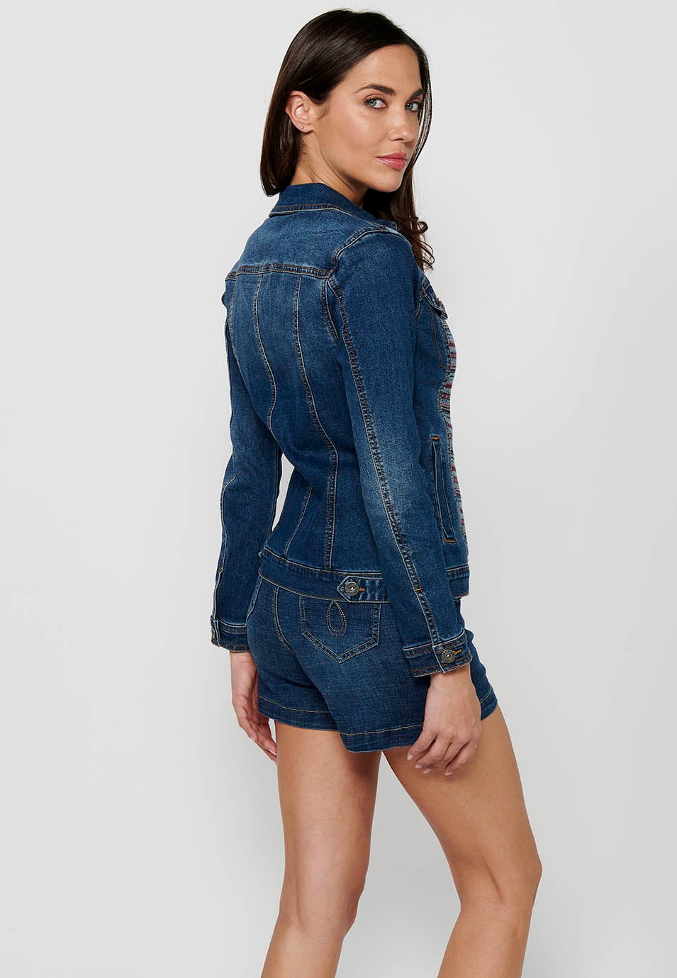 Long-sleeved denim jacket with ethnic fabric detail and front closure with blue buttons for women 3