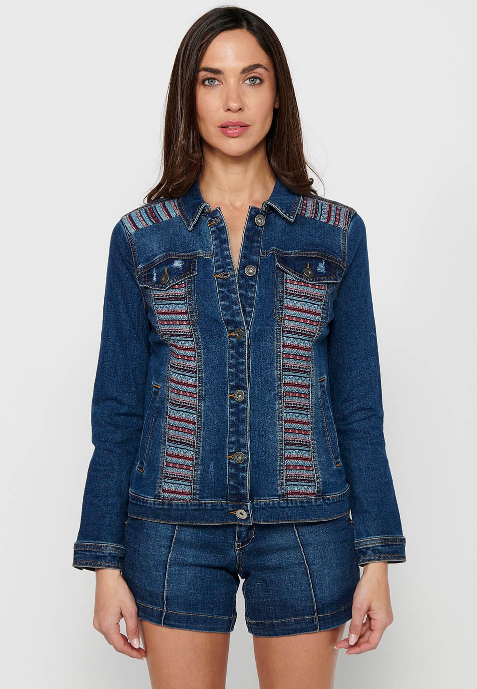 Long-sleeved denim jacket with ethnic fabric detail and front closure with blue buttons for women 8