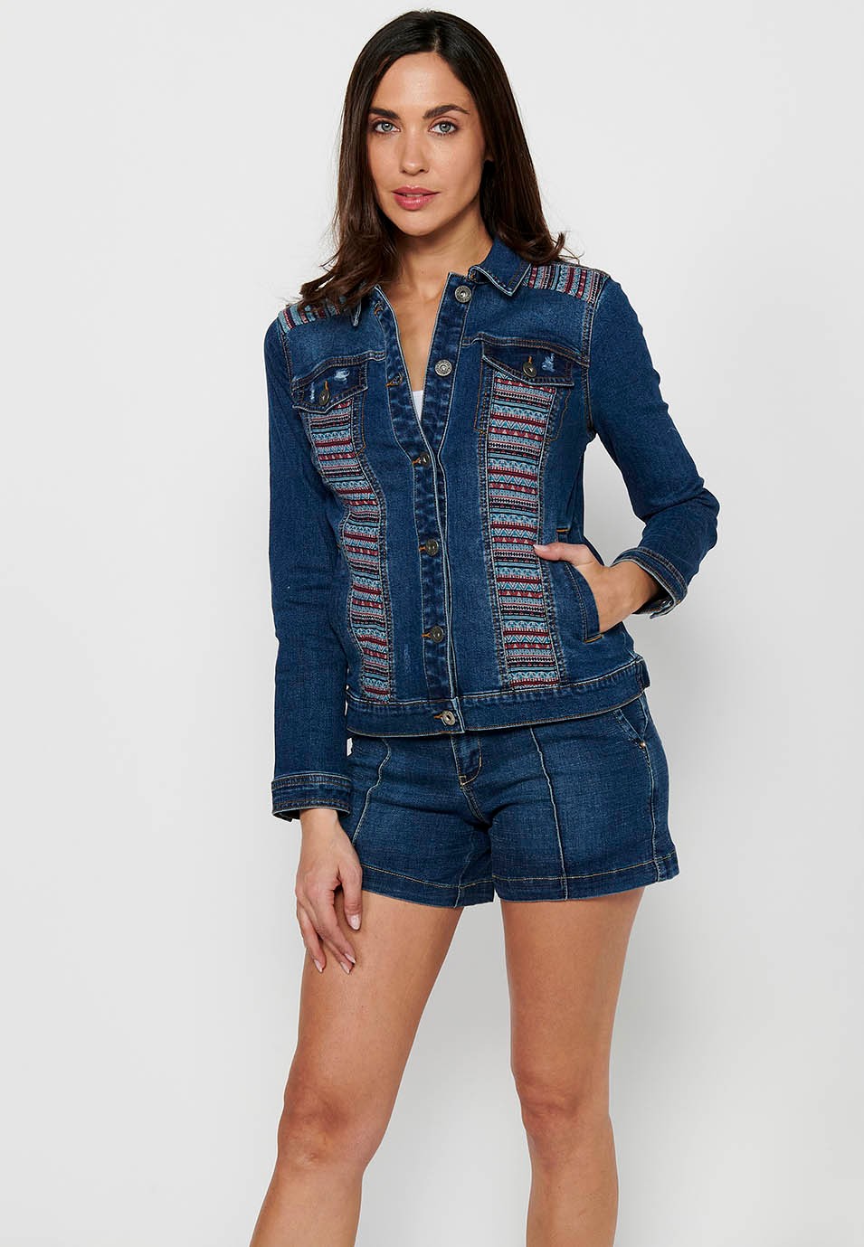 Long-sleeved denim jacket with ethnic fabric detail and front closure with blue buttons for women 6