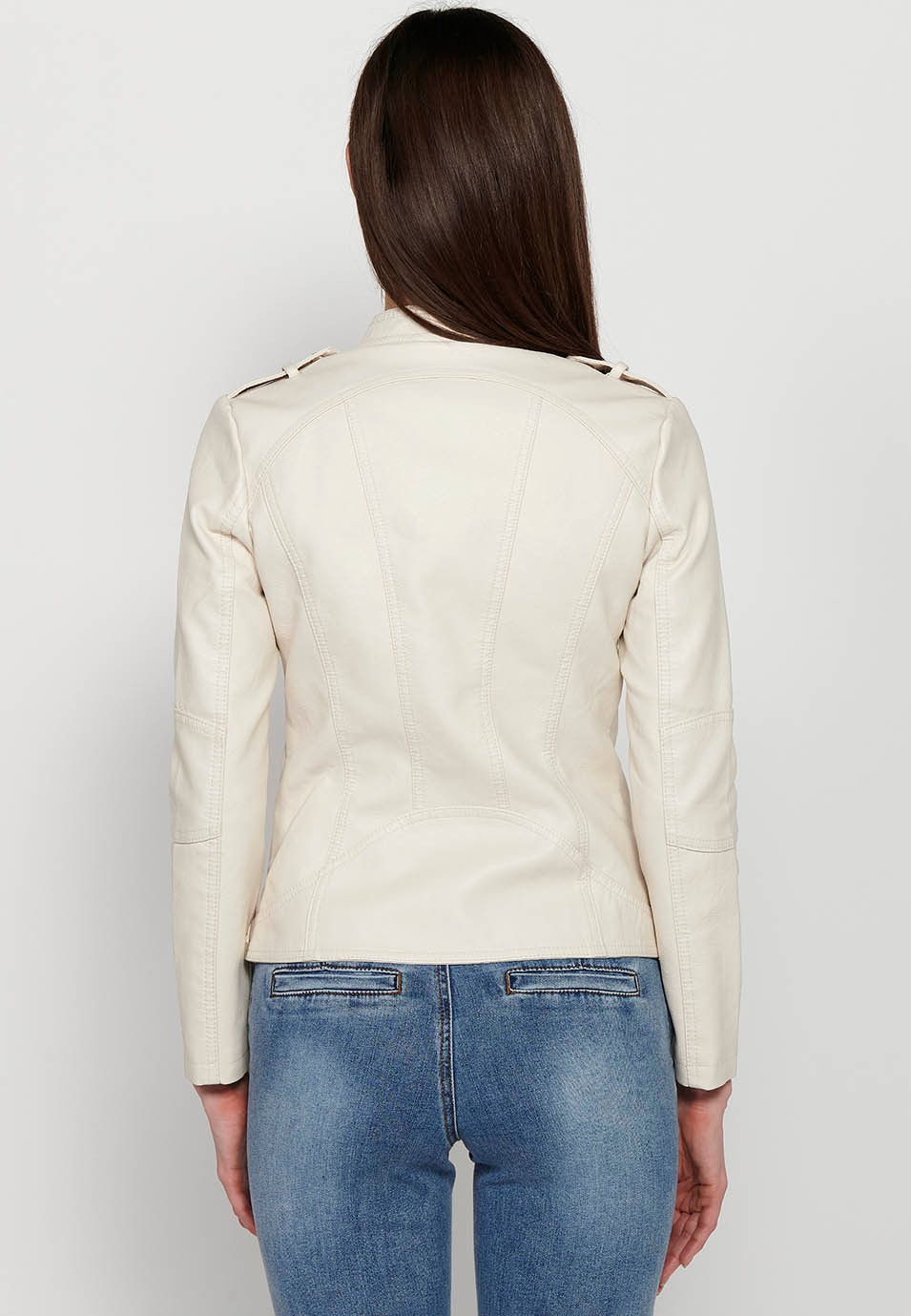 Jaqueta de màniga llarga, coll mao, color off white per a dona