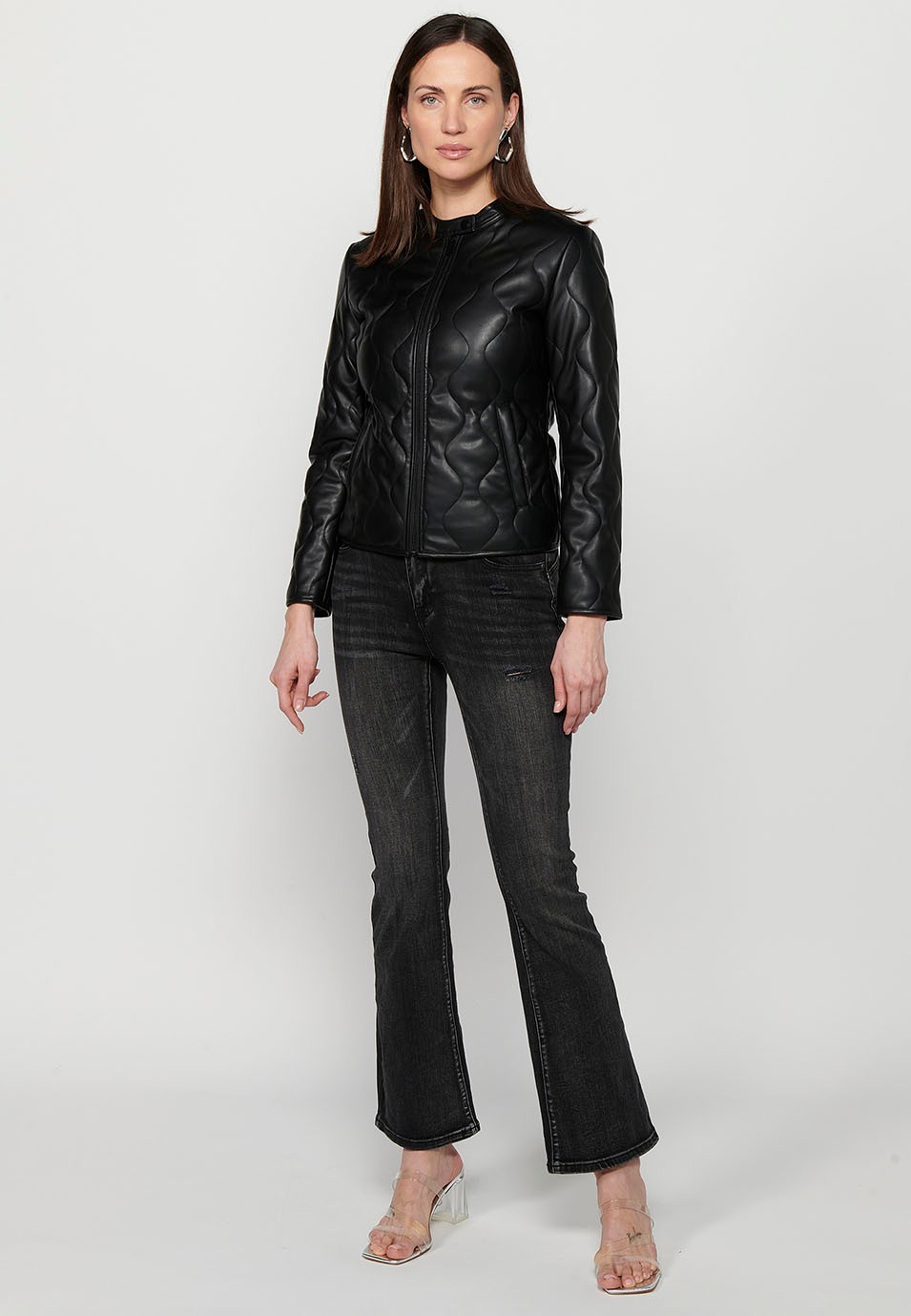 Chaqueta de manga larga acolchada. cuello redondo. color negro para mujer | Moda Actual